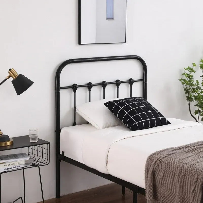 Single-Layer Iron Bed Frame with Shell Decoration Black